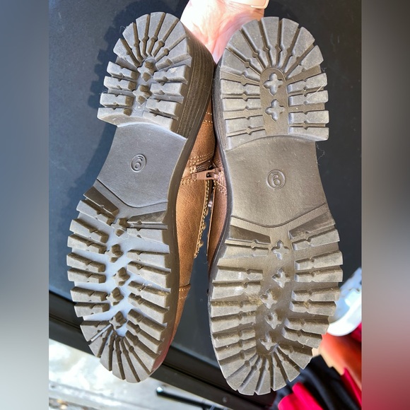 NWOT Target Boots - Size 9 - Picture 5 of 6